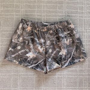 SHEIN • Curve Camouflage Lounge Shorts